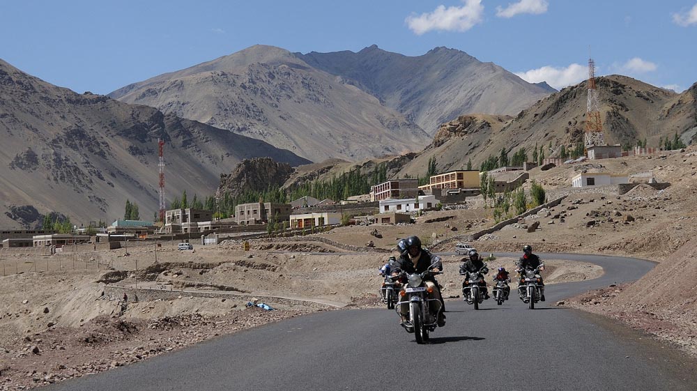 Voyage en moto en Inde himalayenne - Vallée de l'Indus en Royal Enfield