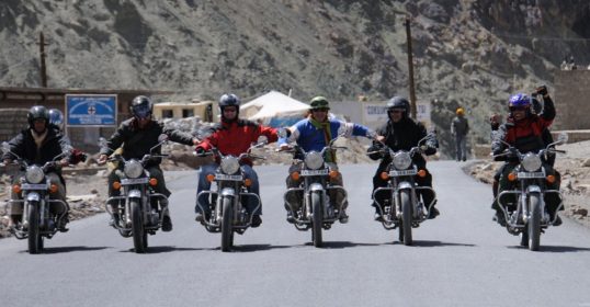 Voyage à moto au Ladakh - Mini trip en Royal Enfield dans l'Himalaya