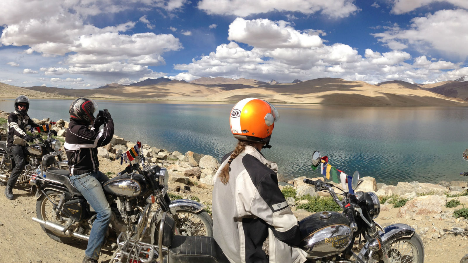 Lac Tsomoriri en Royal Enfield – Voyage moto en Inde Himalaya au Ladakh