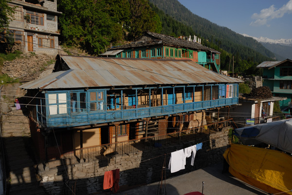 Maison traditionnelle à Manali - Voyage moto du Kinnaur au Spiti, Himachal pradesh, Inde, Himalaya
