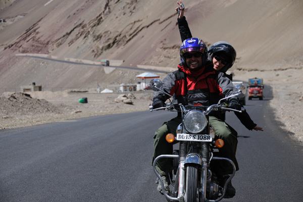 Royal Enfield dans la vallée de l'Indus - Voyage moto au coeur du Ladakh, Inde, Himalaya