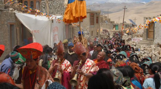 Visite d'un Rinpoche au lac Tsomoriri - Voyage à moto Transhimalayenne et Ladakh, Inde, Himalaya