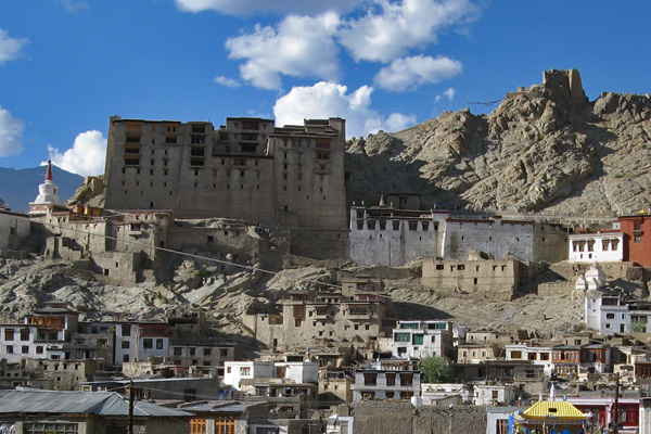 Palais Royal de la ville de Leh, capitale du Ladakh - Voyage à moto Transhimalayenne et Ladakh, Inde, Himalaya