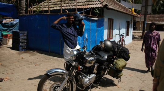 road-trip-moto-voyage-inde-sud-royal-enfield-kerala-karnataka-tamil-nadu-village-pecheur