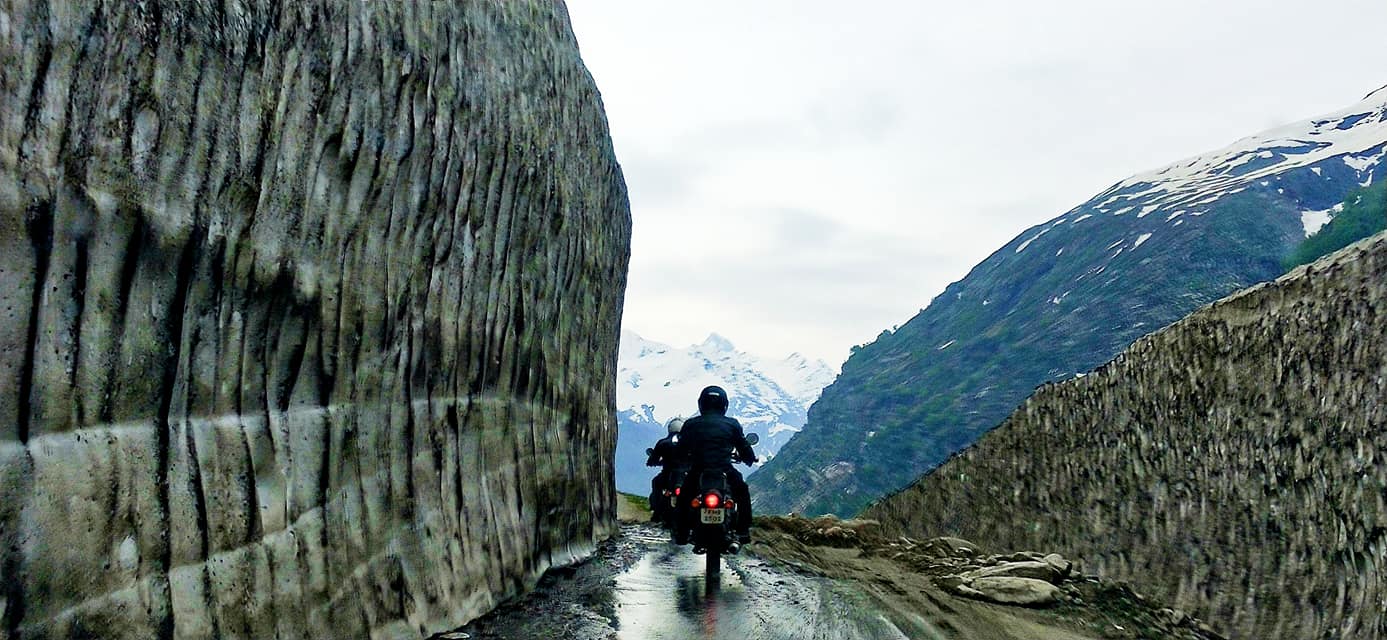 Mur de neige Rohtang pass - Road trip moto Transhimalayenne - Inde Ladakh