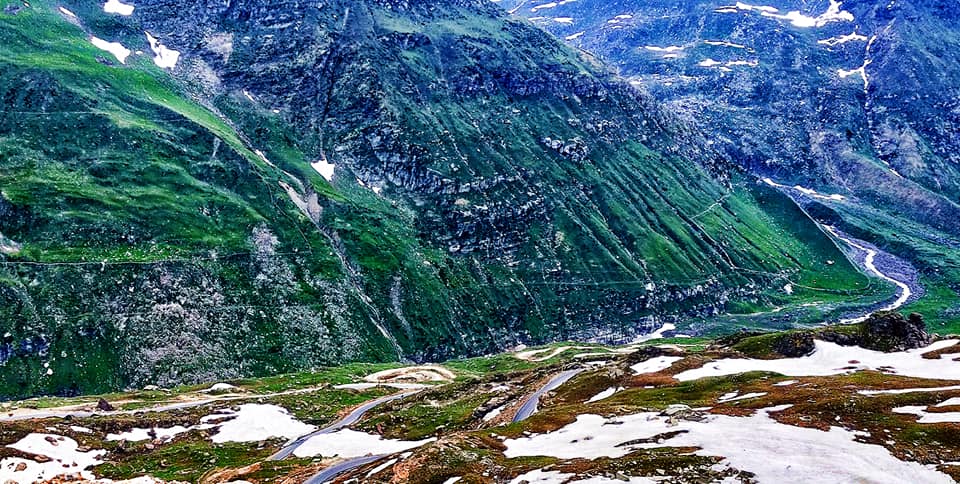 Descente vers la Lahaul - Road trip moto Transhimalayenne - Inde Ladakh