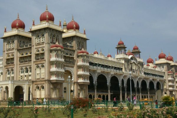 road-trip-moto-voyage-inde-sud-royal-enfield-kerala-karnataka-tamil-nadu-palais-mysore