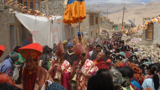 Visite d'un Rinpoche au lac Tsomoriri - Voyage à moto Transhimalayenne et Ladakh, Inde, Himalaya