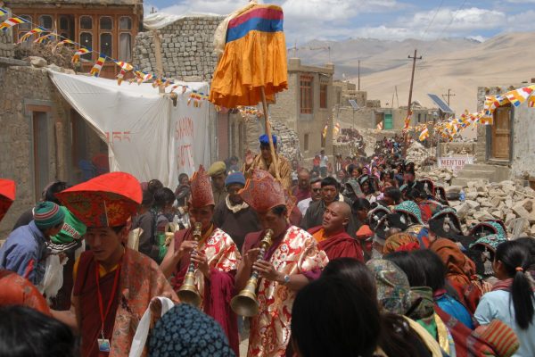 Visite d'un Rinpoche au lac Tsomoriri - Voyage à moto Transhimalayenne et Ladakh, Inde, Himalaya